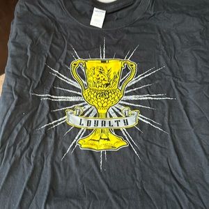 NWOT Hufflepuff black shirt size XL